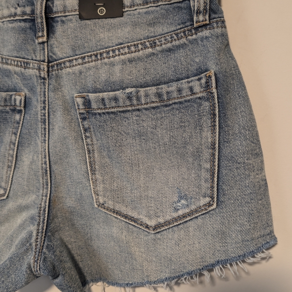 NWT Blank NYC The Barrow Distressed Denim Shorts with Side Stripes Size 25 - Picture 13 of 14